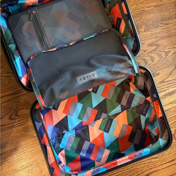 Away Travel Kids Black Suitcase - The Kids' Carry-On in Black - Picture 7 of 7